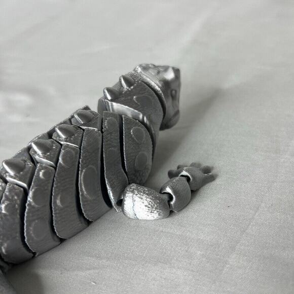 Lizard Silver Articulated Toy Plastic Flexible Reptile 9” - Picture 4 of 7